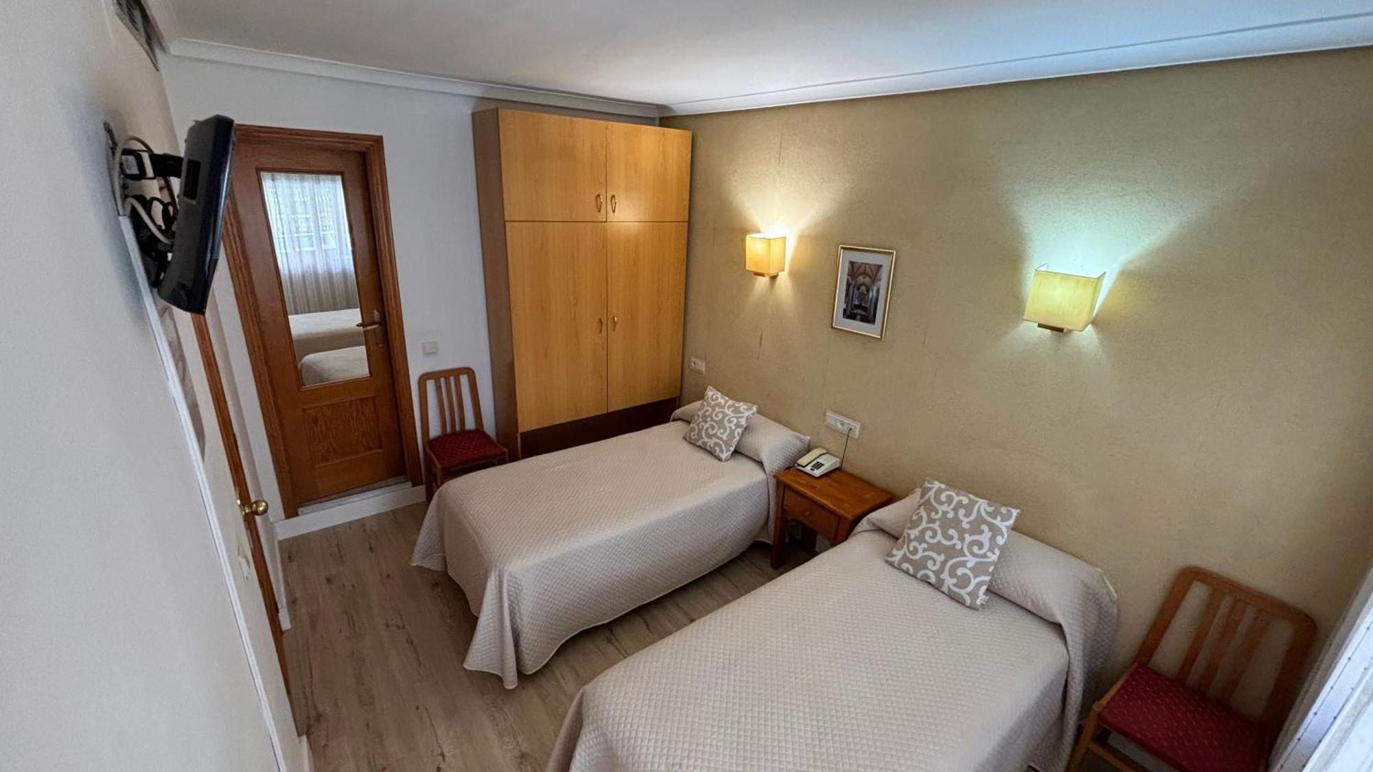 Hostal Atienzar Albacete Exteriör bild