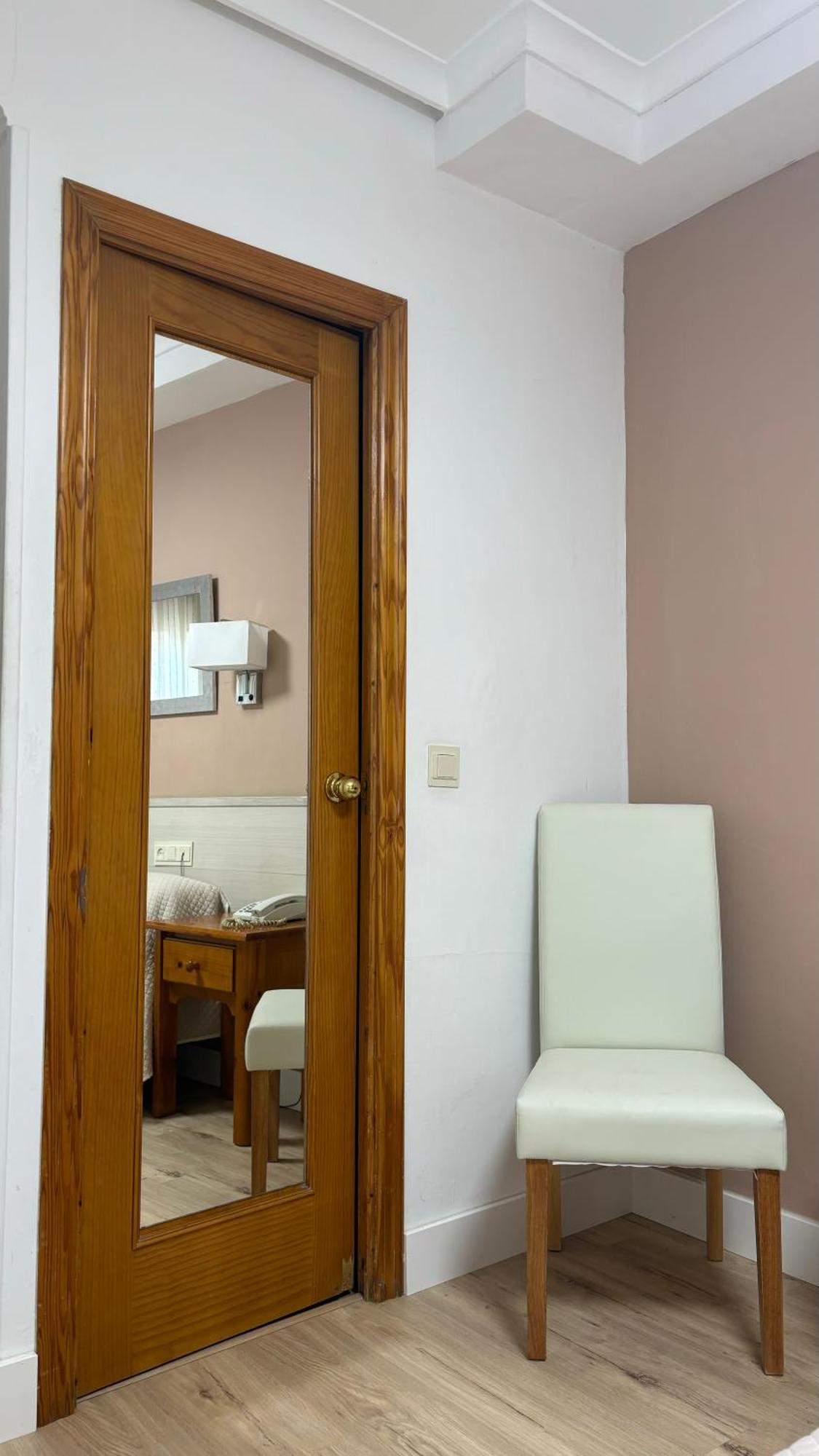 Hostal Atienzar Albacete Exteriör bild